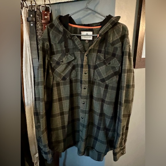 Legendary Whitetails Other - Legendary Whitetails Hooded Dark Gray Plaid Shirt Jacket
